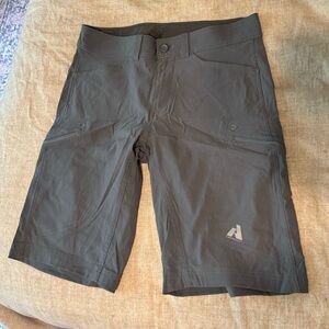 Eddie Bauer Men's Shorts Size 33 grey Cargo Outdoor Hiking Zip Pockets
